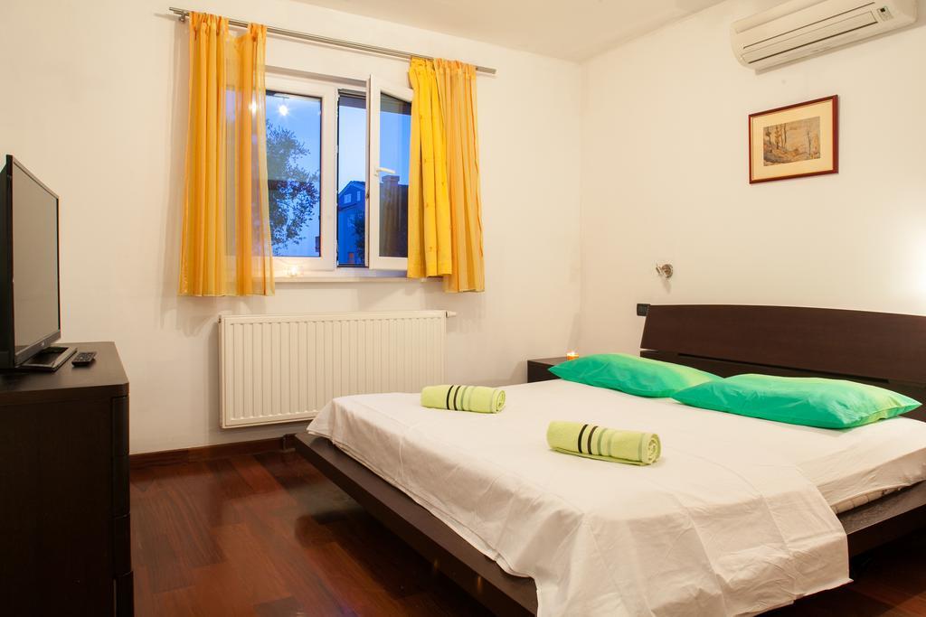 Apartments Tino Makarska Habitación foto